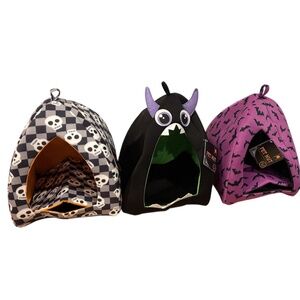 3 Halloween Spooky Small dog or cat Covered bed Skulls Bats Monster hooded den
